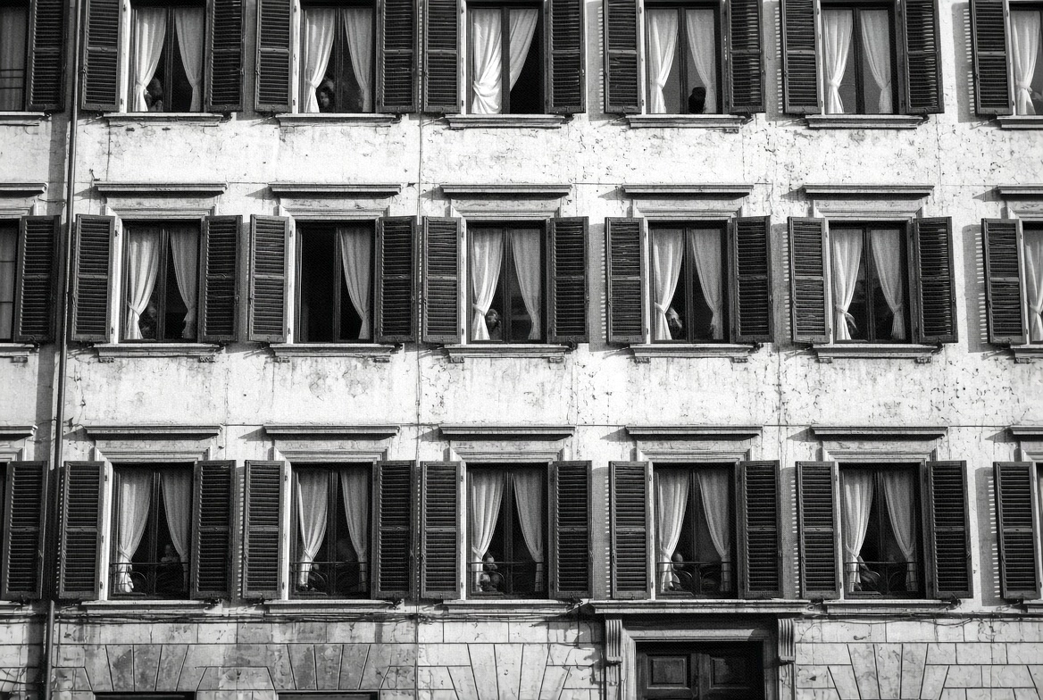 Le finestre del cortile